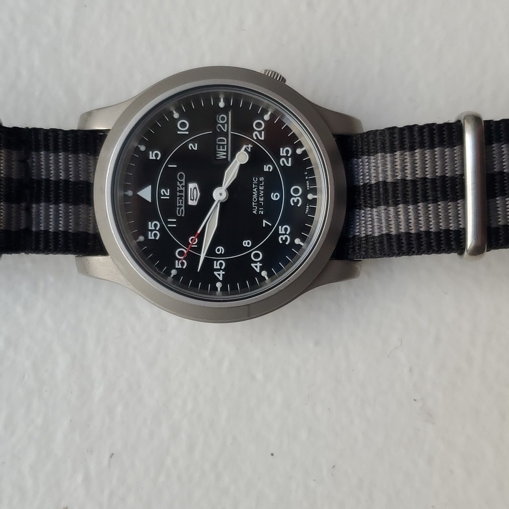 Seiko 5 Watch Automatic Water Resistant 21 Jewels Black
